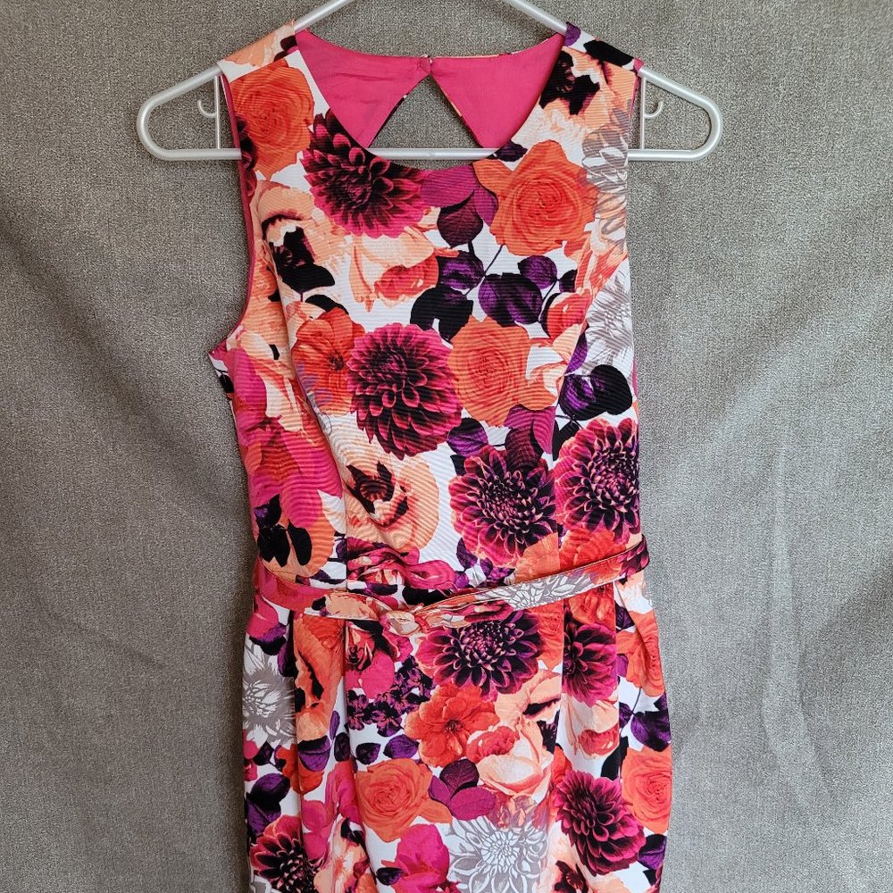 Eliza J Size 8 Floral Vintage Style Dress
